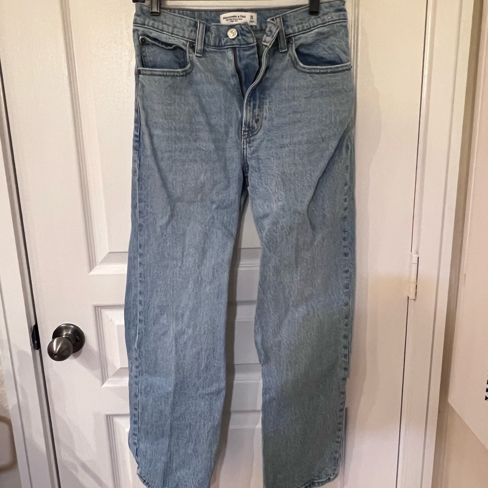 Abercrombie & Fitch High Rise 90s Relaxed Jean